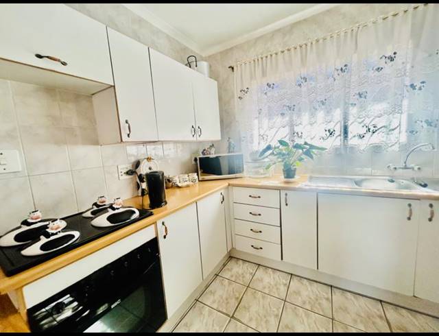 3 BEDROOM HOUSE FOR SALE IN VANDERBIJLPARK CE 1